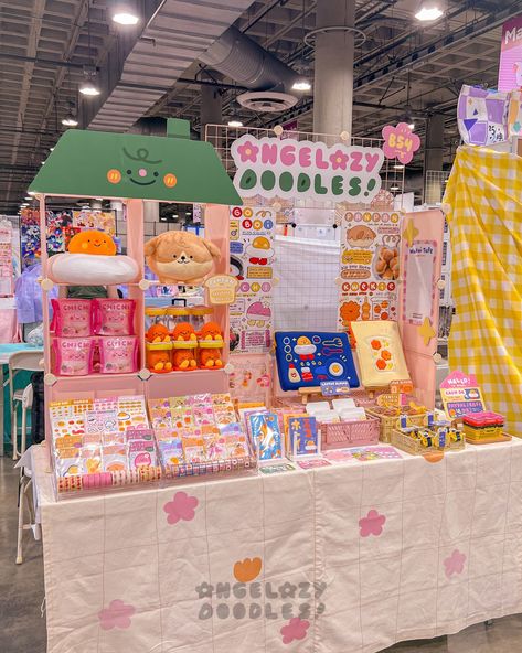 Angel :•) Anime Expo B54 ! (@angelazydoodles) on X Market Displays Booth Ideas, Artist Alley Table, Booth Display Ideas Diy, Art Festival Booth, Art Fair Display, Convention Booth, Art Fair Booth, Vendor Booth Display, Stand Feria