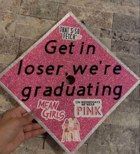 8th Grade Grad Cap Ideas, Pink Grad Cap Ideas, Girly Graduation Cap, Barbie Graduation, Graduation Cap Decor, Grad Hats, Graduate Cap, Graduation Cap Ideas, Pink Graduation