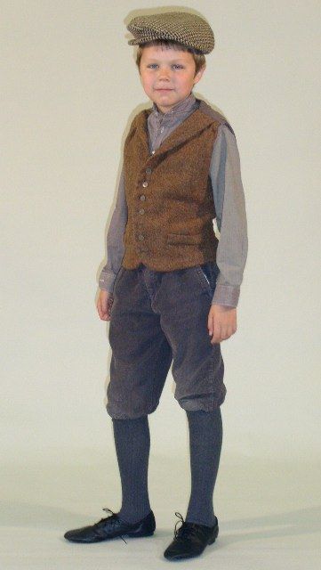 Victorian Era Clothing for boys | rich boy in victorians times Victorian Boy Clothes, Victorian Boy Costume, Victorian Children's Clothing, Victorian Outfits, Peter And The Starcatcher, Victorian Boy, Kid Outfit, Victorian Era Fashion, Velo Vintage