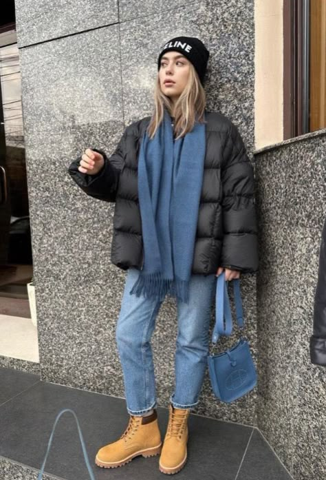 Women In Timberland Boots Outfits, Green Timberland Boots Outfit, Botas Timberland Mujer Outfit, Womens Timberland Boots Outfit, Timberland Winter Outfits, Timberland Shoes Outfit, Timberland Boots Outfit Fall, Timberland Boots Aesthetic, Styling Timberland Boots Women