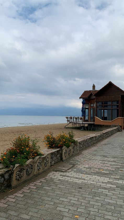 Pogradec Albania, Albania, Life Is Good, Cabin, House Styles, Collage, Pins, Home Decor, Home Décor