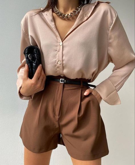 Light Academia Fashion, Casual Classy Outfits, Lit Outfits, Classic Style Outfits, Shorts Outfits Women, Modest Dresses Casual, Business Casual Work, Smart Outfit, Causal Outfits