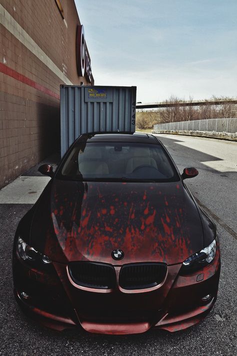 I want this design for my Benz one day. Blood spatter To Fast To Furious, E90 Bmw, Tmax Yamaha, Carros Bmw, Car Paint Jobs, Auto Design, Black Panthers, Expensive Cars