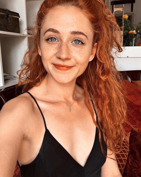 Janet Devlin Janet Devlin, Woman Face, Redheads, Pretty Woman, Red Hair, Camisole Top, Curly Hair Styles, Discover Yourself, Express Yourself