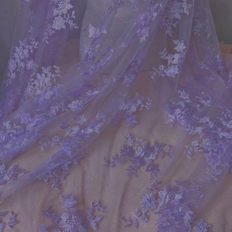 Isabela Madrigal Encanto, Aesthetic Fabric, Isabela Madrigal, Fabric Clothes, Halloween Princess, Violet Aesthetic, Lavender Aesthetic, Princess Aesthetic, Star Vs The Forces