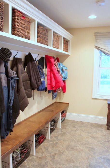 love, love, love this mudroom...my dream home will have one of these Vstupná Hala, Laundry Room/mud Room, Mudroom Organization, Mudroom Laundry Room, Bench Designs, Laundry Mud Room, Mudroom Bench, Built Ins, Siena