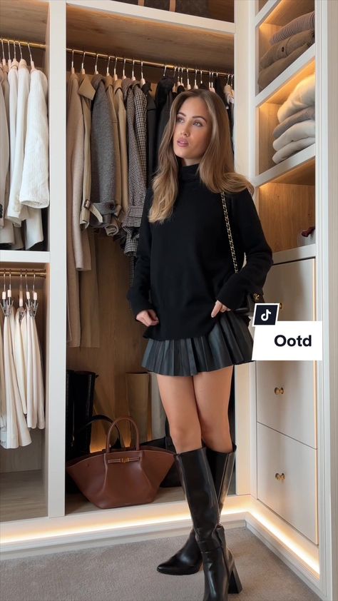 Kate Hutchins Outfit, Kate Hutchins Style, Lunch Outfit Ideas, Outfit For Lunch, Kate Hutchins, Edgy Work Outfits, Deadpool And Wolverine, Miniskirt Outfits, Fall Capsule Wardrobe