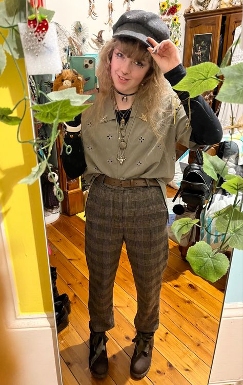 Fairycore Outfit Nonbinary, Nature Punk Fashion, Folkpunk Fashion, Gender Neutral Outfits Aesthetic, Nonbinary Fashion Feminine, Gender Queer Fashion, Crowcore Fashion, Non Binary Outfit Ideas, Forestcore Fashion