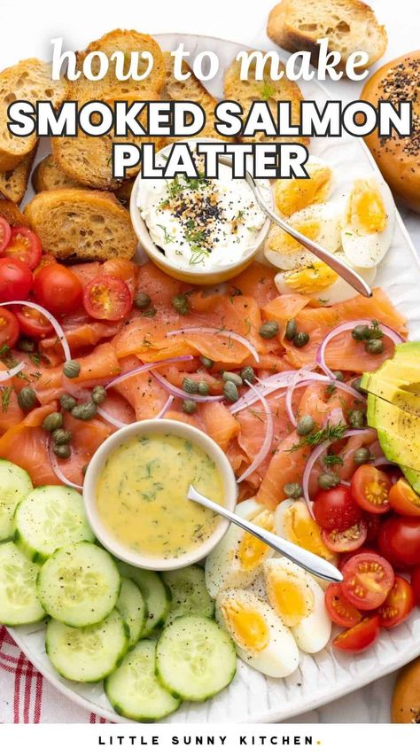 Smoked Salmon Starter, Smoked Salmon Recipes Appetizers, Smoked Salmon Platter, Salmon Platter, Smoked Salmon Appetizer, Capers Recipe, Salmon Appetizer, Smoked Salmon Recipes, Sushi Platter