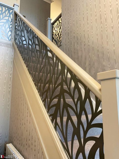 Cnc Stair Railing Design, Staircase Renovation, Diy Stair Railing, Interior Decoration Ideas, Metal Stair Railing, Laser Cut Screens, New Staircase, Stair Railing Design, Metal Stairs