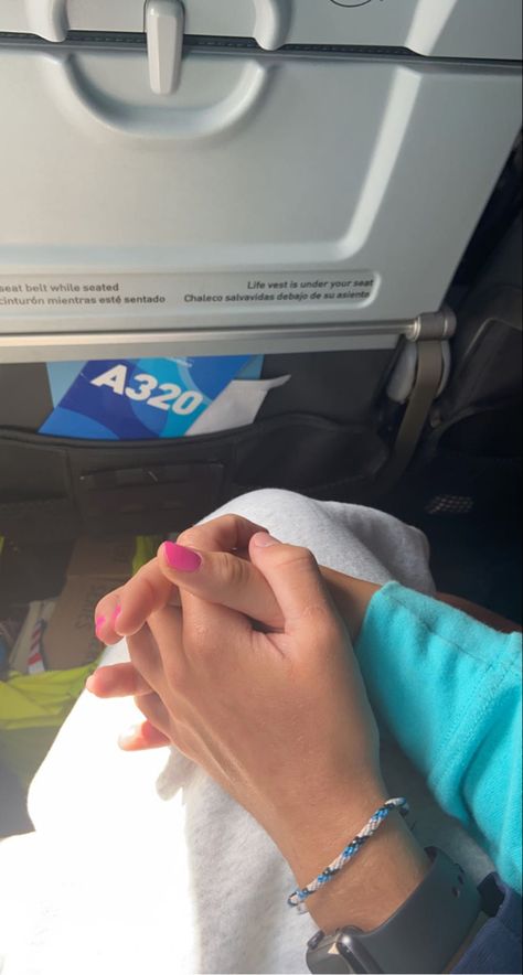 Plane With Boyfriend, Couple On Plane, Airplane Couple, Couple In Airplane, Necklace Airplane