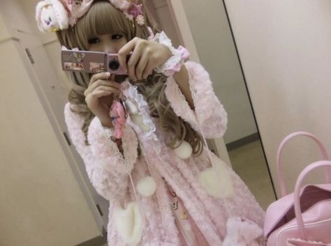 Ganguro Girl, Kodona Fashion, Somebunny Loves You, Hime Gyaru, Gyaru Fashion, Japanese Street Fashion, Sweet Lolita, J Fashion, Girly Fashion