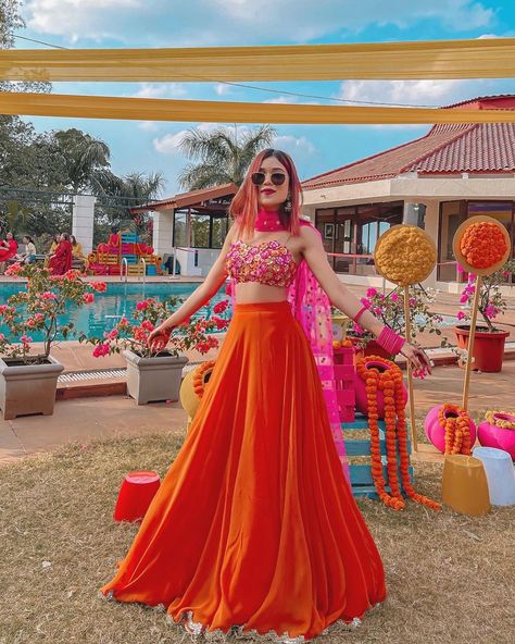 Indian Wedding Outfit Ideas | PART 2 – That Chic Fashion – Ankita Jaiswal Riya Jain Outfits, Poses For Pictures Instagram In Lehenga, Wedding Outfit Women Indian, Wedding Outfit Ideas For Women Indian, Mehndi Outfit Bridal Indian, Lehenga Poses Instagram, Ethnic Dresses Indian, Crop Lehenga, Mehndi Outfit Bridal