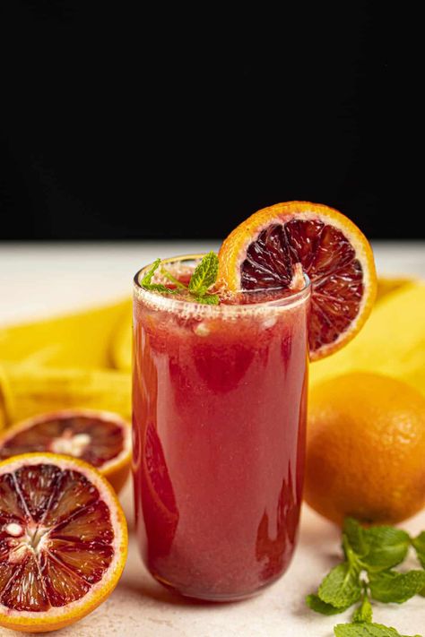 Discover the vibrant and tangy allure of homemade blood orange juice - a luscious and refreshing beverage Carrot Cake Smoothie, Carrot Smoothie, Homemade Juice, Blood Orange Juice, Vegan Carrot Cakes, Easy Drink Recipes, Easy Snack Recipes, Happy Foods, Healthy Juices