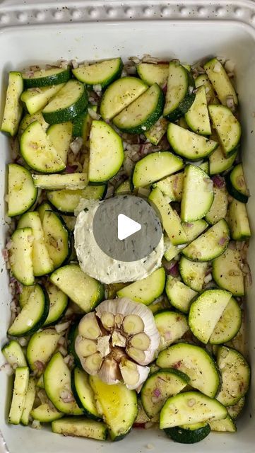 Paloma Medeiros | One tray zucchini creamy pasta 🍝 delicious!!!  RECIPE ⬇️  ✨Ingredients:   - 8.8 oz pasta of your choice (250g) - 1 large zucchini sliced... | Instagram Tortellini With Zucchini, Boursin Pasta Recipe, Boursin Cheese Recipes, Pasta With Zucchini, Zucchini Pasta Recipes, Sliced Zucchini, Large Zucchini, Skillet Pasta, Squash Pasta