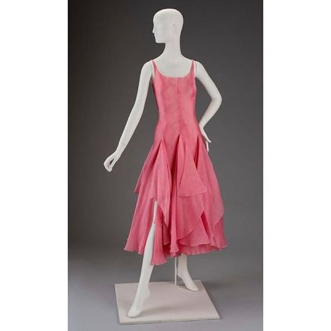 Kimberley Day (@kimberleydaycouture) • Instagram photos and videos Silk Gazar, Gaun Abad Pertengahan, Halston Dress, Fashion 1980s, Museum Of Fine Arts Boston, That Dress, 1980s Fashion, Vintage Couture, Moda Vintage