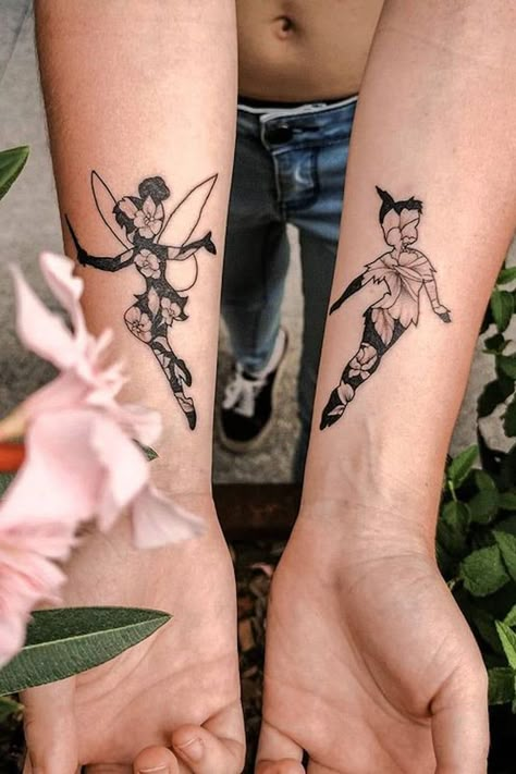 Peter Pan Finger Tattoo, Peter Pan Tattoo Behind Ear, Tinkerbell And Peter Pan Tattoo, Peter Pan Tinkerbell Tattoo, Peter Pan Shadow Tattoo, Peter Pan Inspired Tattoos, Disney Tattoo Ideas For Women, Never Land Tattoo, Peterpan Tattoo