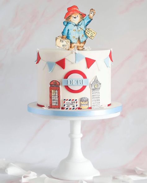 Paddington Bear Cake, Paddington Bear Party, Ocean Birthday Cakes, Oso Paddington, 1st Bday Cake, Kids Birthday Party Cake, Harry Birthday, London Cake, Second Birthday Ideas