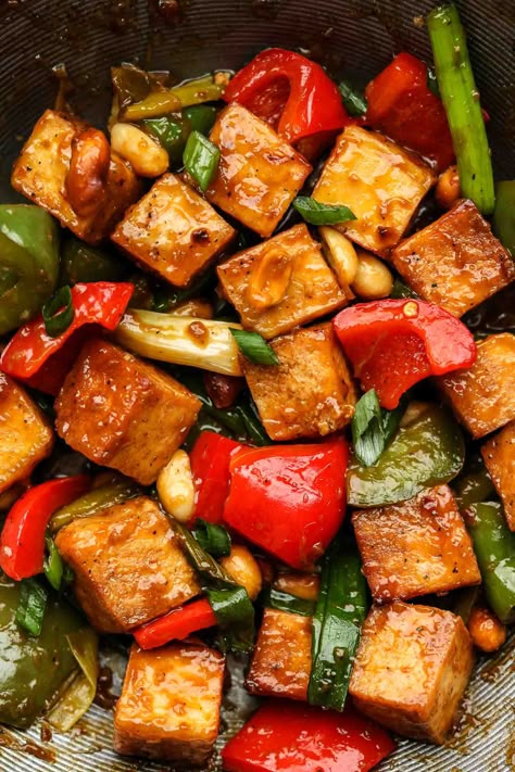 King Pao Tofu, Tufo Recipe, Chaotic Kitchen, Tofu Dinner Recipes, Tofu Dinner, Kung Pao Tofu, Okonomi Kitchen, Asian Tofu, Vegetarian Stir Fry