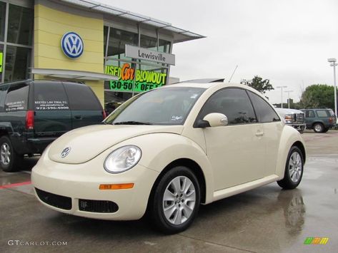 cream colored volkswagen beetle Cream Beetle Car, Rebecca Aesthetic, Pink Vw Bug, Beetle Accessories, Punch Buggy, Cream Car, Slug Bug, Volkswagen Beetles, Vw New Beetle