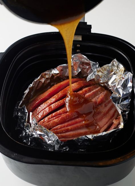 Cook your holiday ham in a fraction of the time in your air fryer this year! Glazed with a sweet and tangy honey sauce, it only takes 30 minutes to make and is a hit with the whole family! Thanksgiving Ham Recipes, Air Fryer Ham, Cook Ham, Gammon Recipes, Thanksgiving Ham, Holiday Ham Recipes, Fried Ham, Fry Food, Roasted Ham