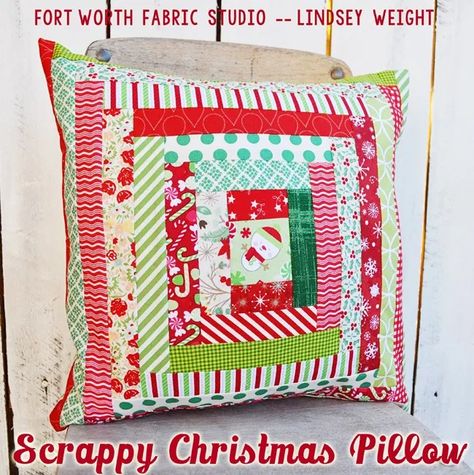 Diary Of A Quilter, Christmas Quilting Projects, Xmas Pillows, Snowflake Quilt, Christmas Quilt Blocks, Quilted Pillow Covers, Pillow Covers Pattern, Christmas Patchwork, Christmas Quilting