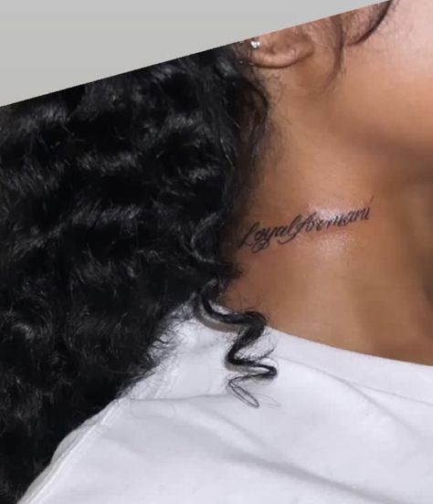 One Word Neck Tattoos Women, Small Name Neck Tattoos, Name Tattoos Black Women, Name On Neck Tattoo, Swaggy Tattoos, Cursive Neck Tattoo, Small Tattoos Black Women, Small Name Tattoos, Word Neck Tattoos