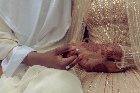 Tanzanian Wedding, Wedding Holding Hands, Backyard Wedding, Holding Hands, Entertainment, Photography