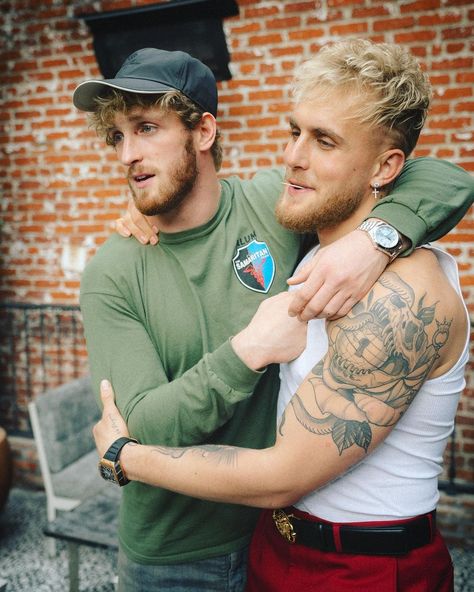 Logan Paul 2 on Instagram: “bro bro going to war on January 30th in Miami, looking more in-shape and dedicated than ever @jakepaul” Paul Brothers, Logan And Jake, Taylor Kinney, Logan Paul, Jake Paul, Men's Muscle, 2 On, Celebrities Male, Ig Story