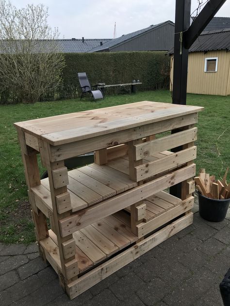 Diy Grill Table, Table Palette, Grill Ideas, Recycling Projects, Diy Grill, Grill Table, Old Pallets, Recycled Projects, Woodworking Wood