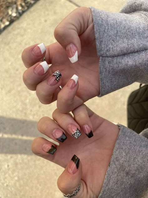 Black Nails With White Design Halloween, Short Coffin Halloween Nails Simple, Black And White Spiderweb Nails, Halloween Spiderweb Nails, Black Nails Ideas Halloween, Black French Tip Nails With Spider Web, Halloween French Tip Nails Square, Super Short Halloween Nails, Short Spiderweb Nails