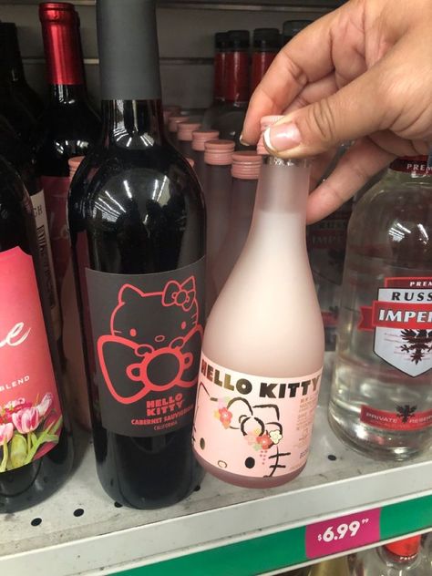 Hello Kitty Alcohol, Hello Kitty Ideas, Kitty Ideas, Black Hello Kitty, Pretty Alcoholic Drinks, Kitty Clothes, Hello Kitty Clothes, Hello Kitty Aesthetic, Alcohol Aesthetic