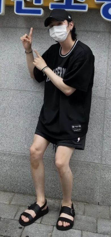 Yoongi In Shorts, Yoongi Clothes Style, Suga Formal Outfit, Min Yoongi Outfits, Yoongi Outfit Inspired, Suga Inspired Outfits, Yoongi Inspired Outfits, Outfits Suga, Yoongi Outfits