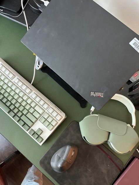 Green aesthetic desk set up with the perfect desk mat! Key Crafts, Girl Desk, Green Desk, Desk Protector, Keycap Set, Double Shot, Perfect Desk, Leather Desk, Home Desk