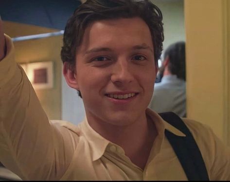 Obx Character, Emotionally Connected, Tom Holland Imagines, Black Spiderman, Tom Holland Peter Parker, Tom Holland Spiderman, Tommy Boy, Men's Toms, Marvel Actors