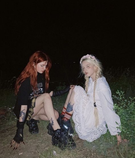 Goth And Cottagecore Girlfriends, Emo Girlfriend Aesthetic, Opposite Astetics Friends, Goth And Coquette Friends, Friends With Opposite Aesthetics, Opposite Aesthetic Couple Wlw, Opposite Girlfriends, Alt Best Friends, Opposite Best Friends Aesthetic