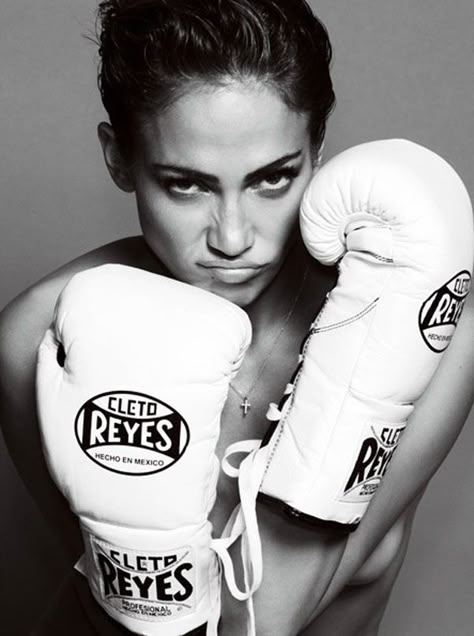 Jennifer Lopez for V Magazine White Boxing Gloves, Boxing Photoshoot, Boxing Photography, Boxing Outfit, Photoshoot Female, Magazine Sport, Boxing Women, Photoshoot Women, Gym Photoshoot