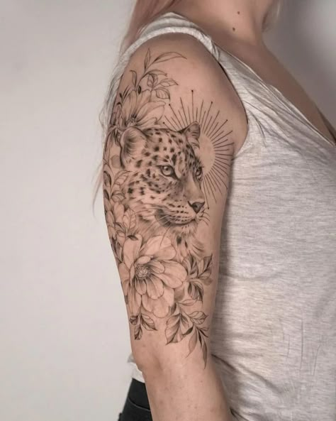 Tattoo Leopard, Leopard Tattoo, Jaguar Tattoo, Leopard Tattoos, Tattoos For Women Half Sleeve, Flower Tattoo Shoulder, Floral Tattoo Sleeve, Leg Tattoos Women, Tattoo Feminina