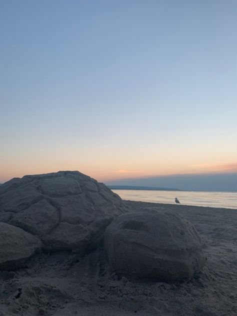 Wasaga beach, Ontario 🇨🇦.. Ocean aesthetic, beach fun, beach aesthetic, lake aesthetic, sandy beaches, sunset view, ocean sunset Beaches Sunset, Lake Aesthetic, Aesthetic Lake, Wasaga Beach, Ocean Aesthetic, Fun Beach, Sunset View, Ocean Sunset, Aesthetic Beach