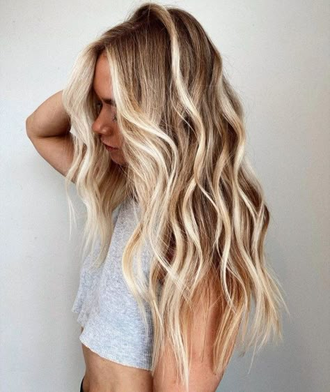 Blonde Hair Surfy, Best Blonde Highlights, Blonde Highlights Ideas, Beach Blonde Hair, Surf Hair, Surfer Hair, Balayage Blond, Summer Blonde Hair, Blonde Hair Transformations