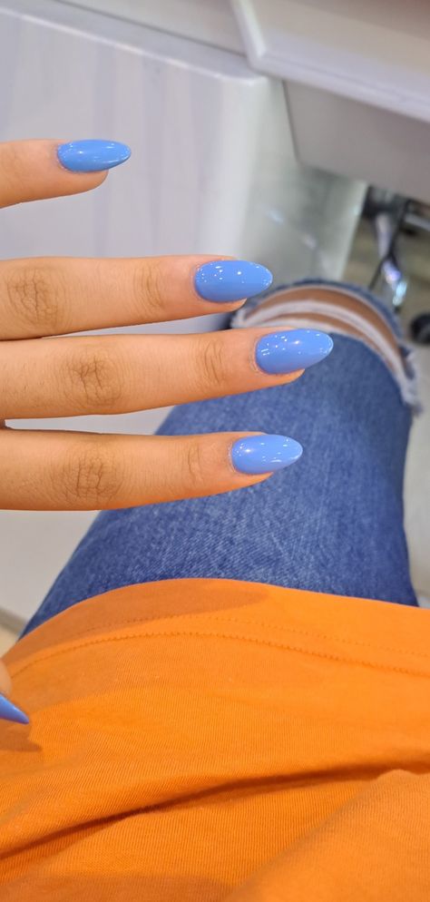 Summer Acrylic Nail Color Ideas, Nail Inspo 2023 Solid Colors, Blue Periwinkle Nails, Cute Simple Nails Solid Color, Blue Nail Color Ideas Summer, Blue Acrylic Nails Solid Color, Bright Periwinkle Nails, Sky Blue Nails Almond Shape, Sky Blue Dip Nails