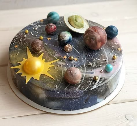 Solar System Cake, Planet Birthday, Planet Cake, Galaxy Cake, The Solar System, Birthday Cake Kids, Pretty Cakes, Creative Cakes, Easy Cake