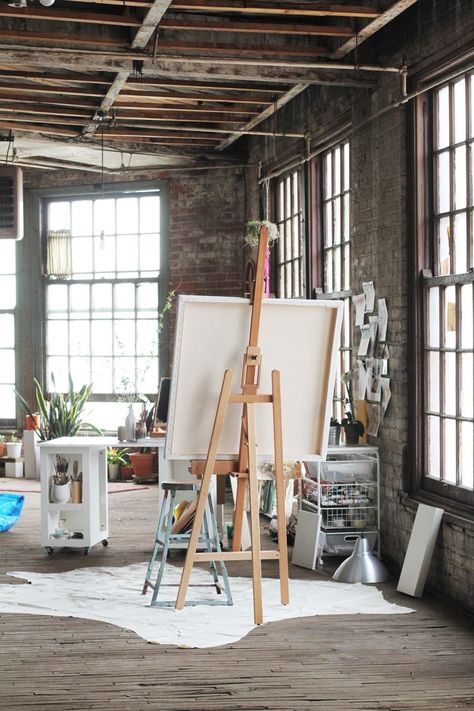 Katie Stratton's gorgeous work space Art Studio Lighting, Art Studio Space, Art Studio Organization, Art Studio Design, Art Studio At Home, Workspace Design, Living Room Spaces, Inspiring Art, Studio Space