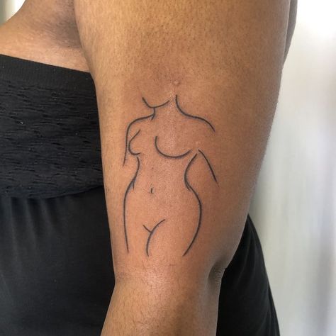 Figure Tattoo, Hip Tattoos Women, Black Girls With Tattoos, Silhouette Tattoos, Tattoos For Black Skin, Dope Tattoos For Women, Stylist Tattoos, Classy Tattoos, Arm Tattoos For Women