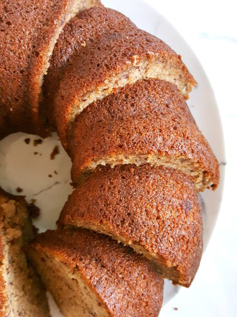 Banana Bread Snack Cake, Banana Bread Recipe In Bunt Pan, Banana Bundt Cake Recipes Sour Cream, Banana Bread Bundt Cake Easy Recipes, Bundt Pan Banana Bread, Bundt Banana Bread Recipe, Banana Bread Recipe Bundt Pan, Bundt Cake Banana Bread, Banana Bread In Bundt Pan