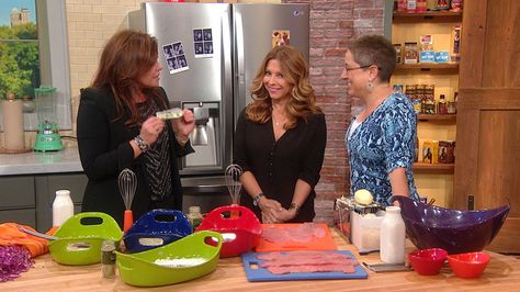 With rising food costs, we all know how hard it is to feed our families with delicious and nutritious meals on a budget. Chef Ingrid Hoffman and Cindy Livesey team up to feed a family of four on only $5! Can they do it? Find out!... Meals On A Budget, Food Cost, Family Of 4, Rachael Ray, Budget Meals, Funny Stories, Nutritious Meals, On A Budget, A Family