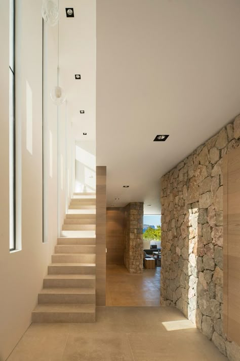 Gallery of M24 House / OLARQ Osvaldo Luppi Architects - 2 Minimalist Dekor, Stone Walls, Garden Designs, Stone Houses, Minimalist Interior, Minimalist Bedroom, Minimalist Decor, House Inspo, Dream Home Design