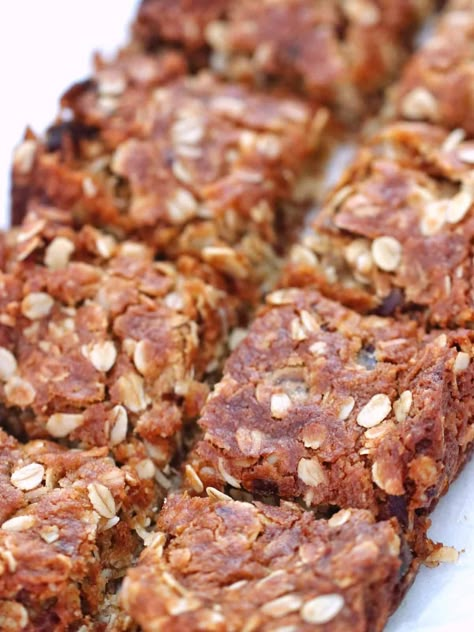 Date Slice, Oat Slice, Oatmeal Bar, Healthy Slice, Slice Recipes, Healthy Afternoon Snacks, Slice Recipe, Tray Bake Recipes, Cakes Slices