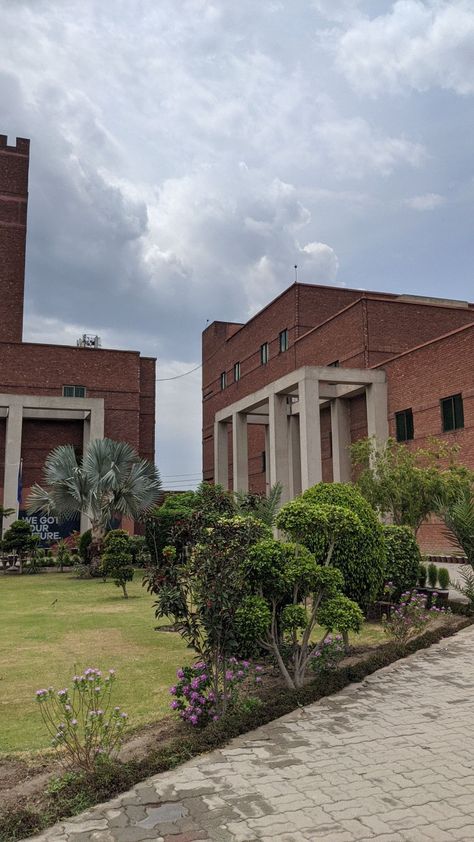 Ucp fsd campus Lpu University Punjab, Faisalabad Snaps, Punjab Snap, College Snaps, College Snap, Campus Pictures, Punjab College, Pakistan Aesthetic, Punjab University