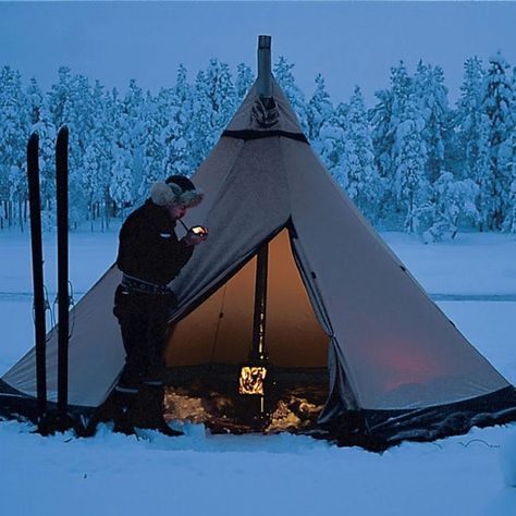 Zelt Camping, Auto Camping, Camping Shelters, Cool Tents, Bushcraft Camping, Teepee Tent, Camping Glamping, Winter Camping, Camping Essentials